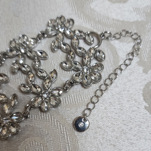 VINTAGE 1970s Wide Silver Tone CRYSTAL Bracelet Floral Filigree Statement Glam - Picture 5 of 12